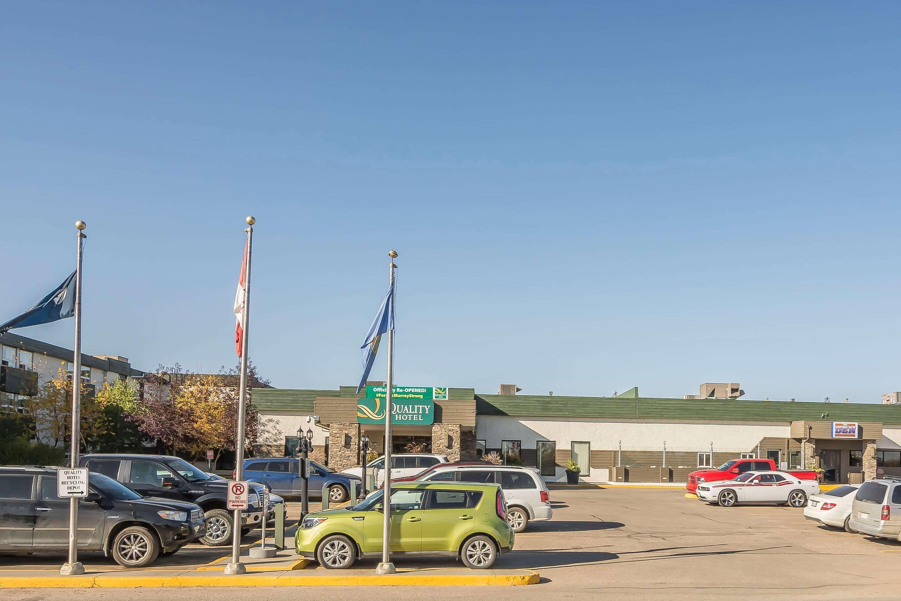 Quality Hotel & Conference Centre Fort Mcmurray Exteriör bild