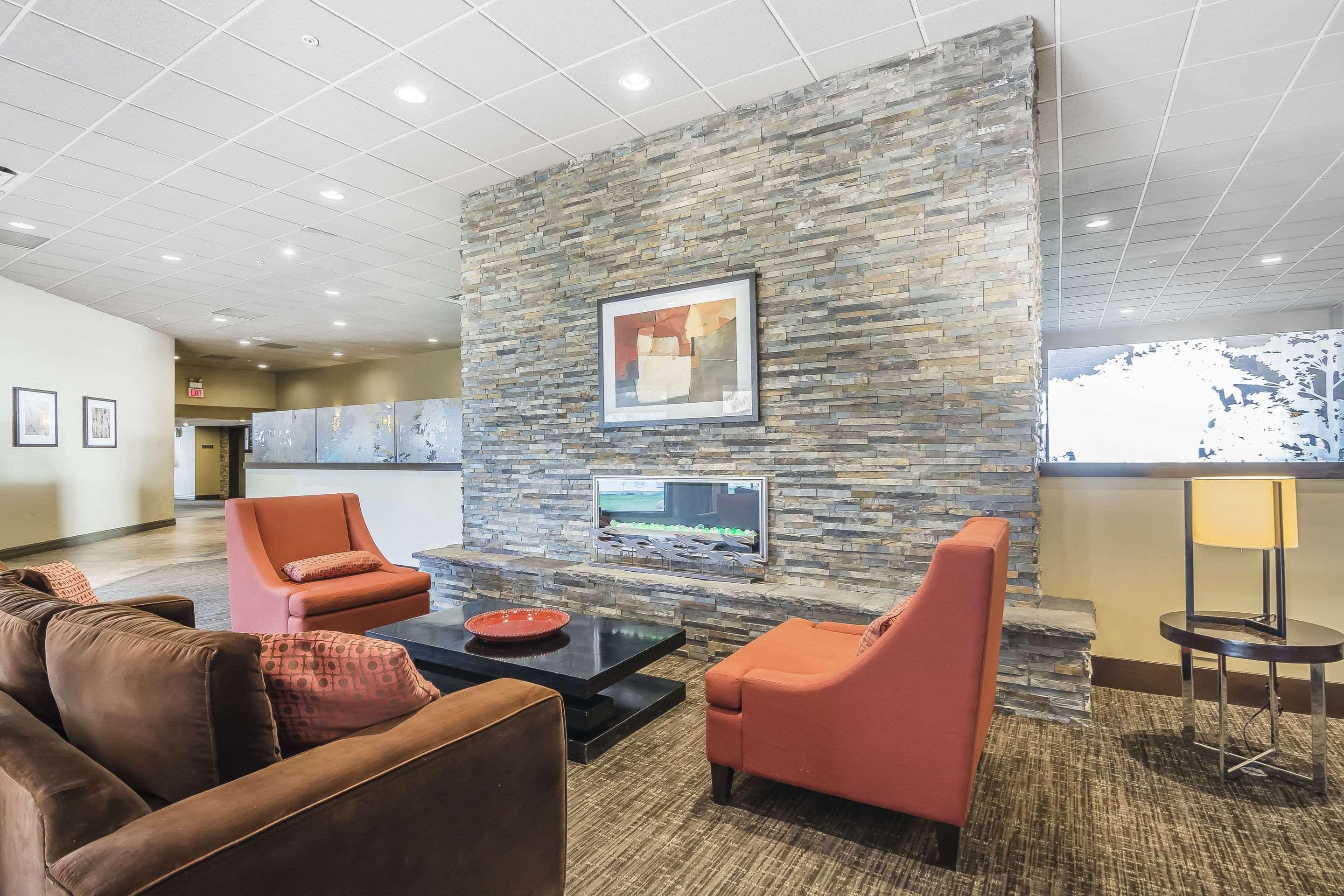 Quality Hotel & Conference Centre Fort Mcmurray Exteriör bild